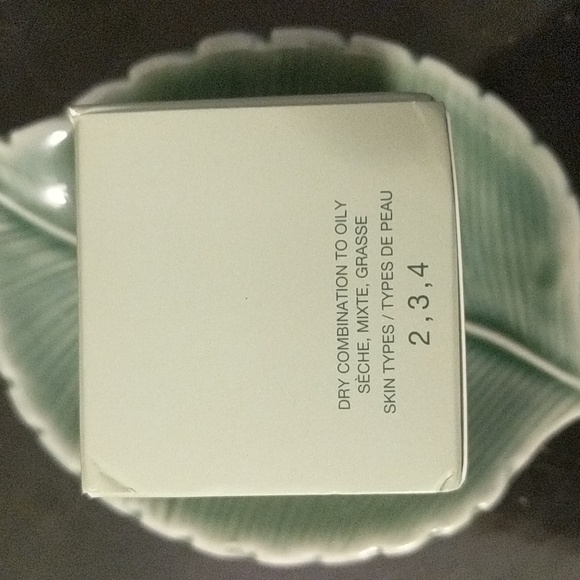 Charcoal Cleansing Balm - Picture 3 of 3